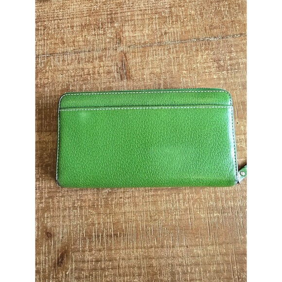 Kate Spade Wallet with lots of interior card slots - Picture 5 of 12